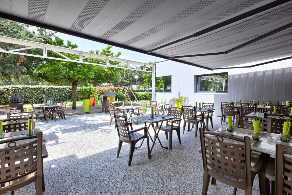 Logis Hotel Restaurant & Spa Au Comte D'Ornon Крадиньян Экстерьер фото