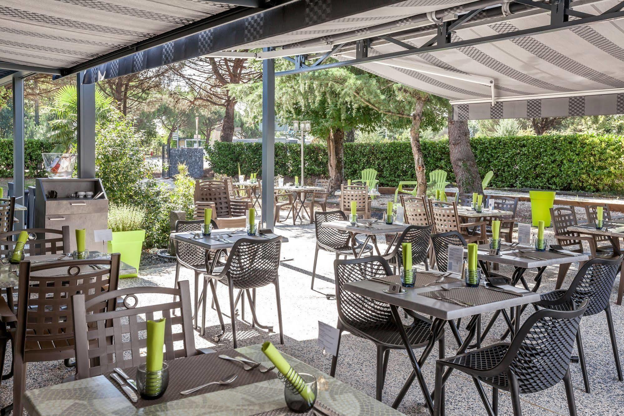 Logis Hotel Restaurant & Spa Au Comte D'Ornon Крадиньян Экстерьер фото
